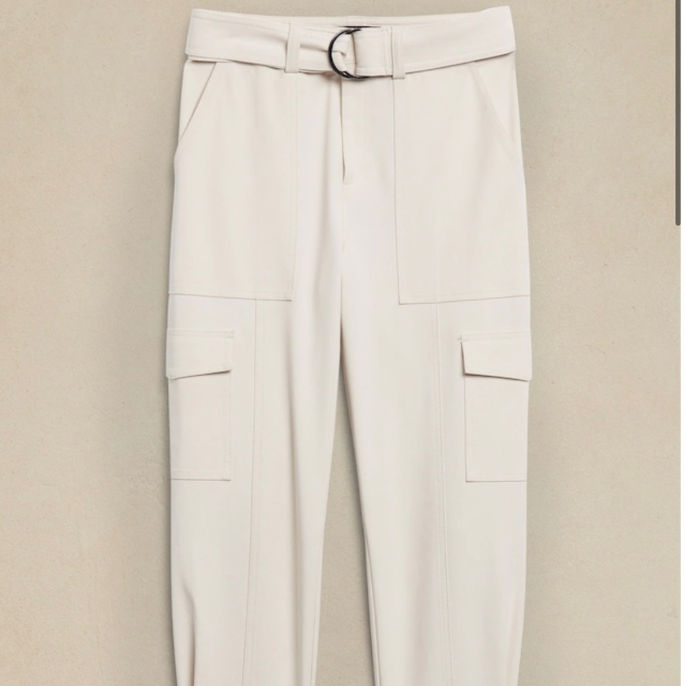 Banana Republic SLIM REFINED STRETCH CARGO PANT in Cream White 12P